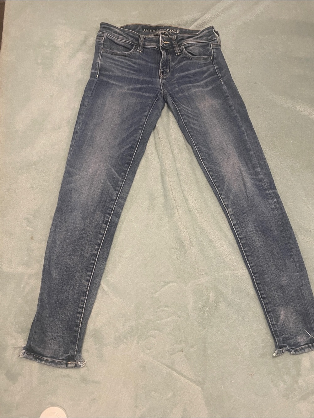 American Eagle Outfitters Faded Blue Women’s super low rise Jeggings 4